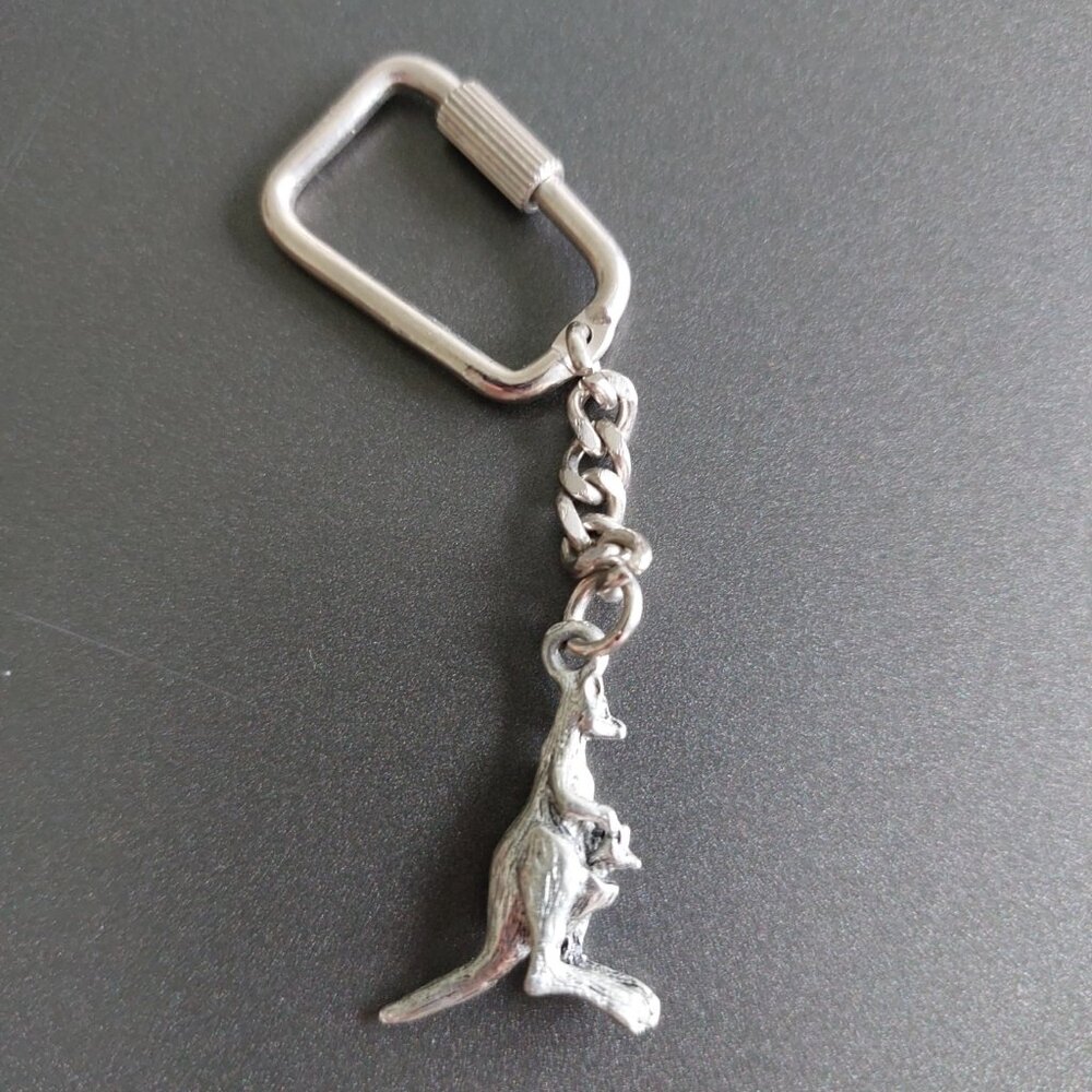 vintage Australian pewter kangaroo keychain/zipper pull